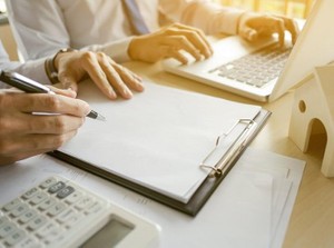 相続税申告の税理士報酬の相場は？　依頼するメリット、税理士の選び方も解説